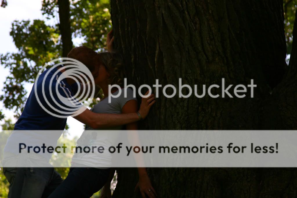 IMAGE: http://i341.photobucket.com/albums/o364/sdeming/CloserkissingbythetreeIMG_0224.jpg