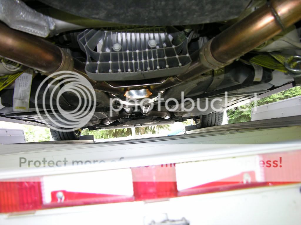 BMW_M5_e90_8.jpg